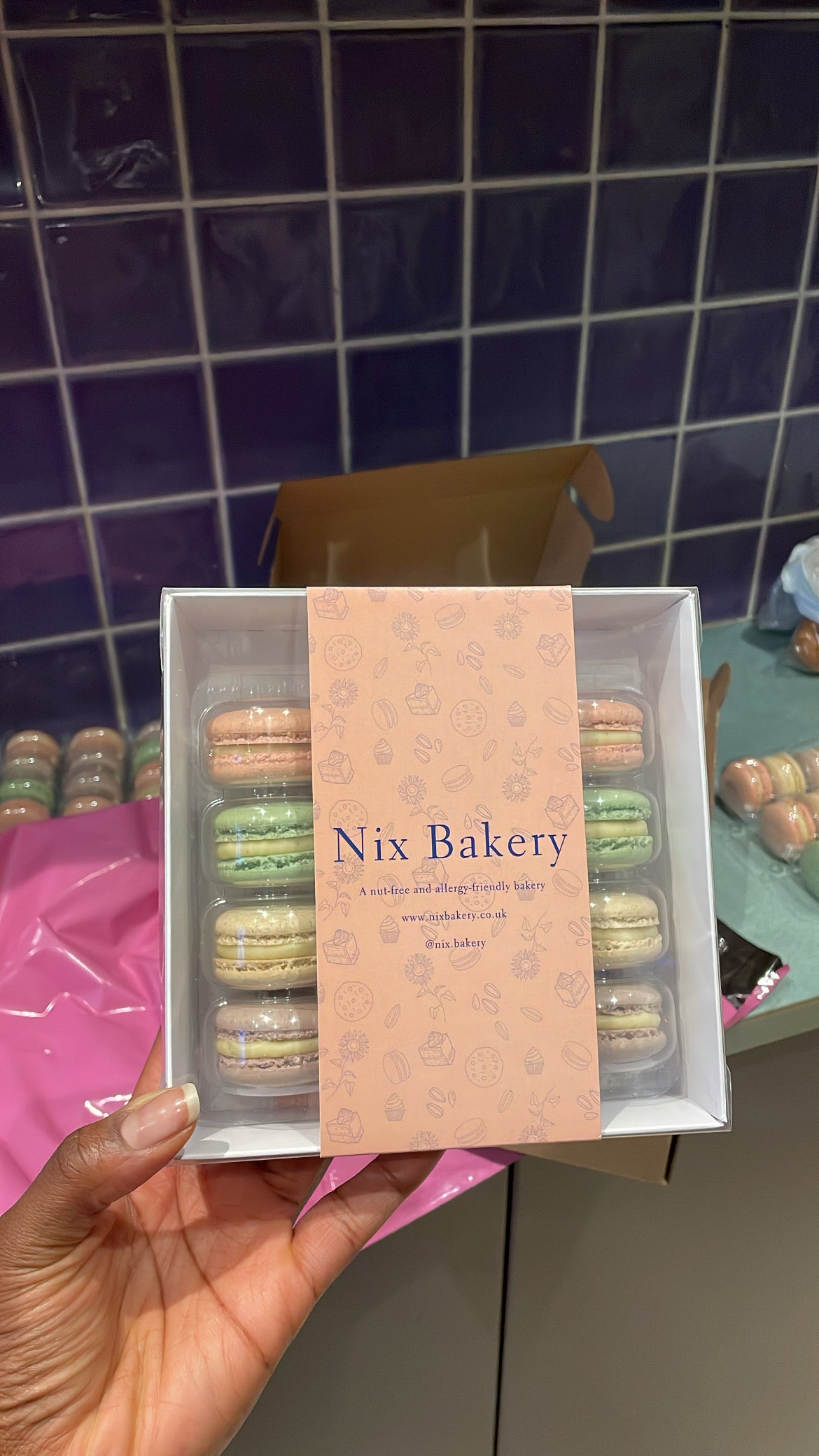 12 Nut-free Macarons - Build your own box - The Classics
