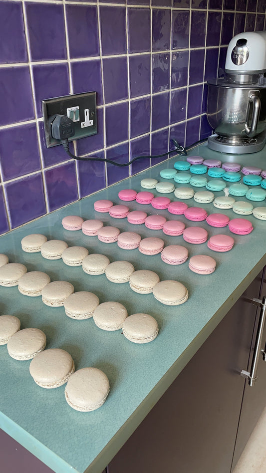 12 Nut-free Macarons - Build your own box - The Classics